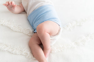 memeeno Baby belly band for belly button colic, gas, colic remedy white for boy or girl