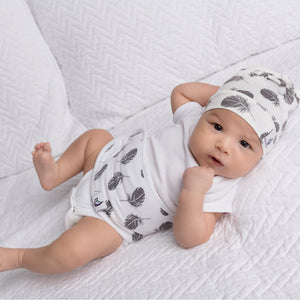 baby on bed wearing Baby Belly Band - Plume - MEMEENO