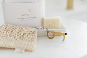 deluxe memeeno spa bundle includes soap, key door opener, washcloths and sisal pouch