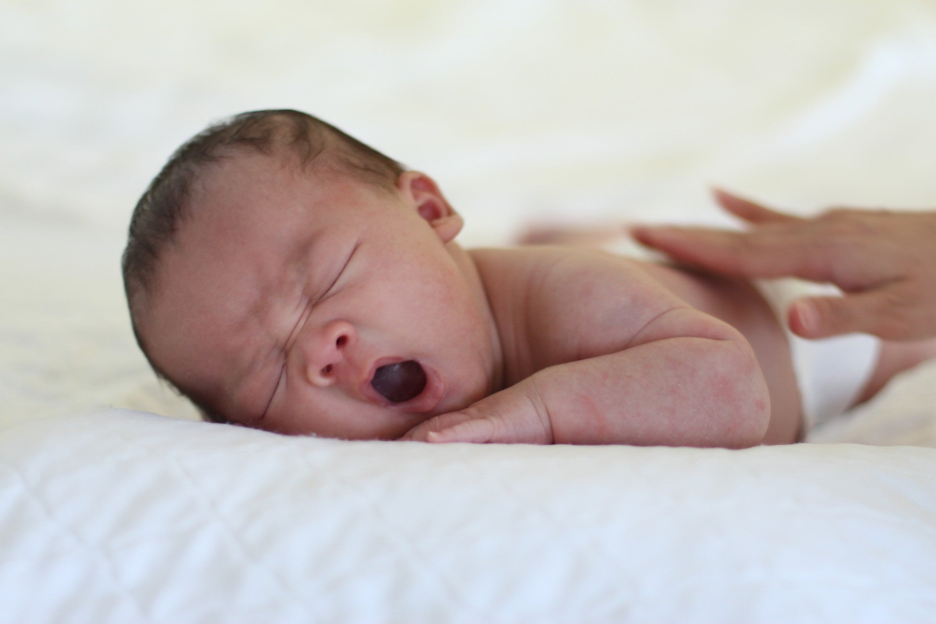 Memeeno Baby Belly Band for gas and colic