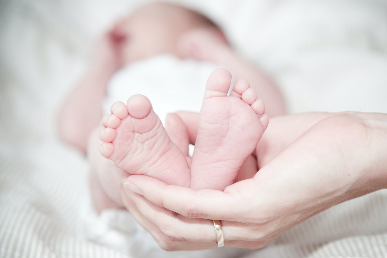 5 Simple Ways to Make the Transition w/ a Newborn Easier
