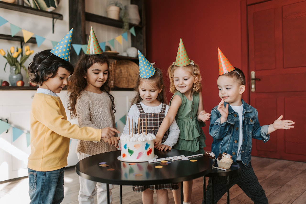 MEMEENO Blog: Birthday Party on A Budget? Here's How.