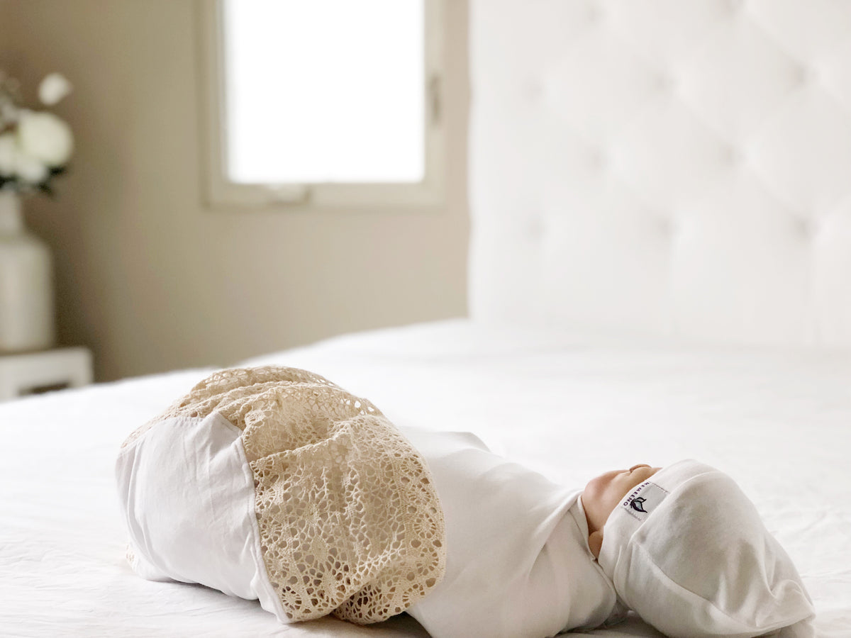 MEMEENO baby top knot hat white pearl