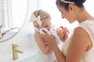 memeeno mom and child using olive oil soap and bamboo washcloth